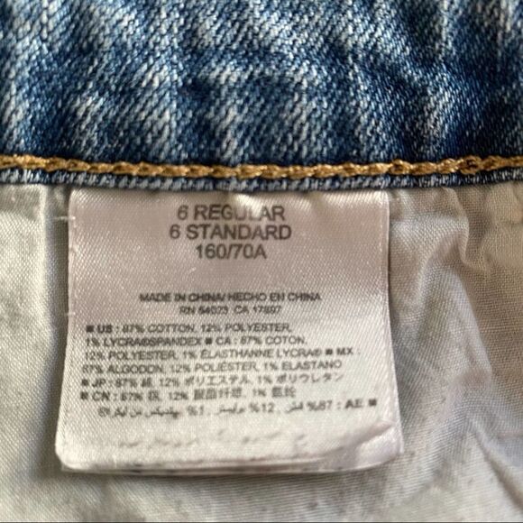 Old Navy Cuffed Boyfriend Jean Shorts, Size 6 - Picture 5 of 7